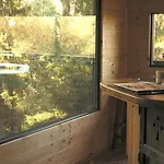 Eco-resort Parco Botanico Fiorlago Alojamento de Acomodação e Pequeno-almoço 4*